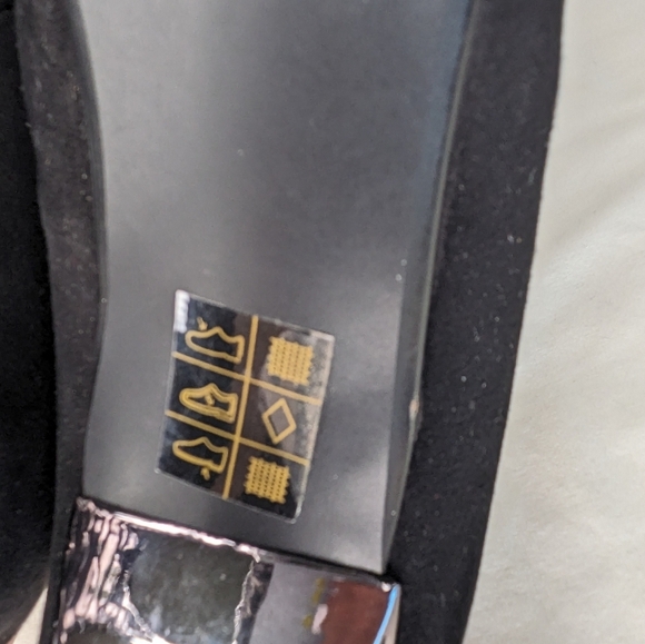 J. Renee 9.5 Velvet & Metal Heel Pointed Toe Pumps - Picture 13 of 16